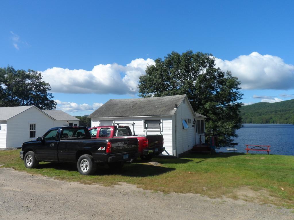 White Oak Motel & Cottages Holderness Esterno foto